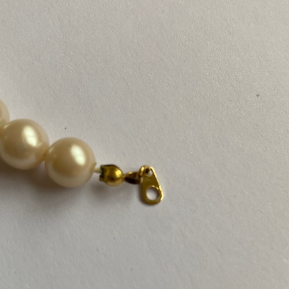 Costume Pearl-Style Bracelet (Please Bundle) - Picture 3 of 3